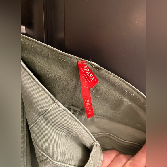 SPANX Stretch Twill Cargo Pants - Picture 5 of 7